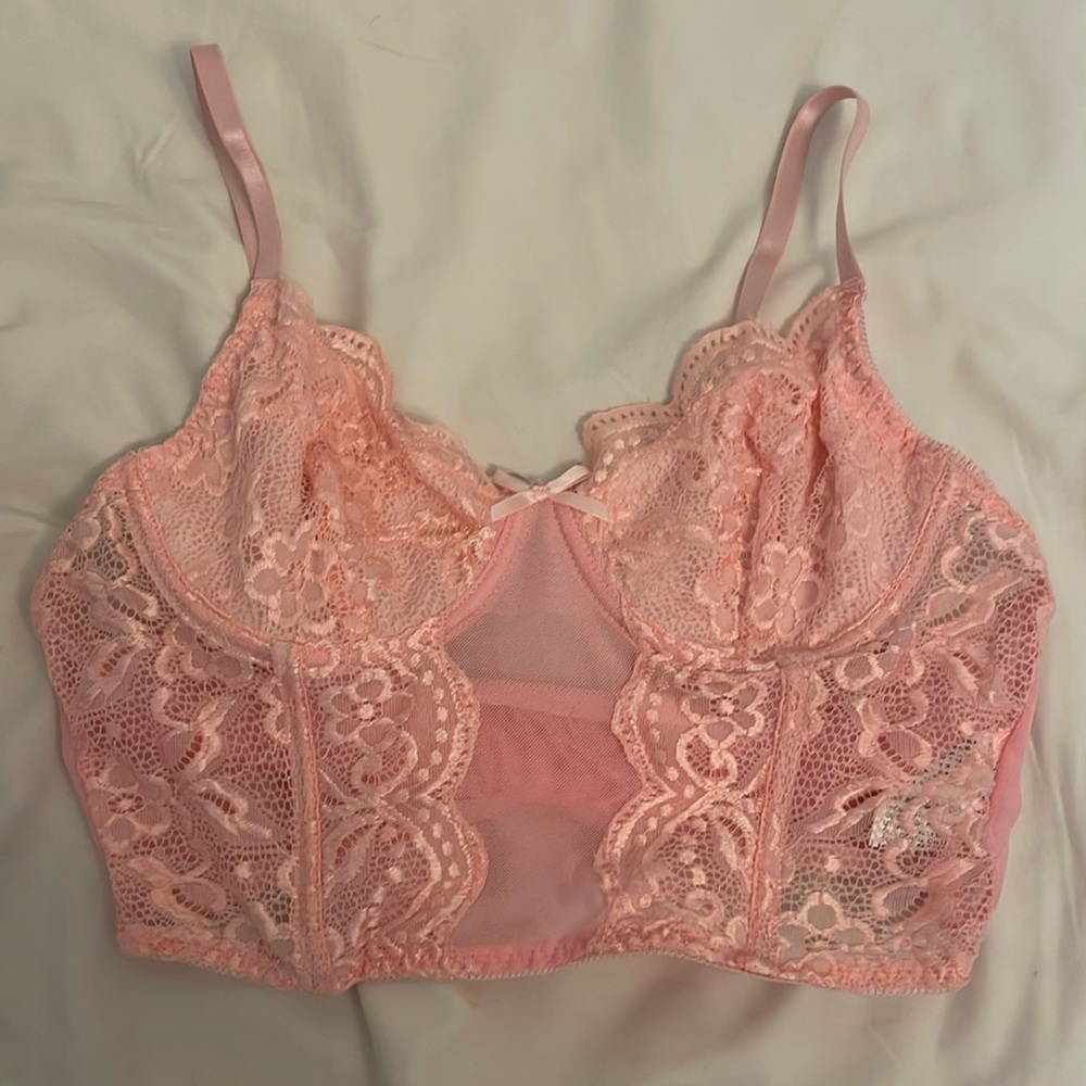 Women’s wired top